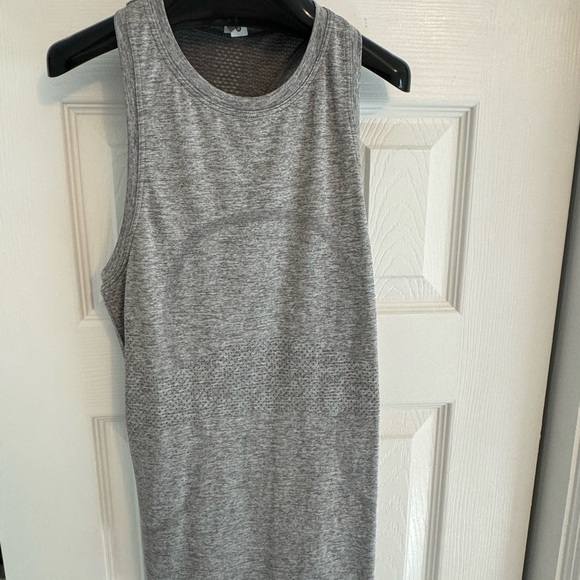 Swiftly Tech High Neck Racerback Tank Top 2.0
Hip Length - Picture 1 of 4